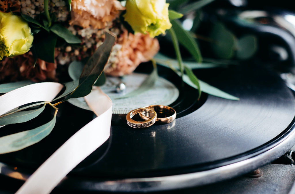 A legfontosabb kérdések, amelyeket fel kell tenned egy esküvői DJ-nek